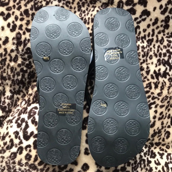 2/$30 Vince Camuto Flip Flip Sandals Black 7 🌺 - Picture 4 of 5